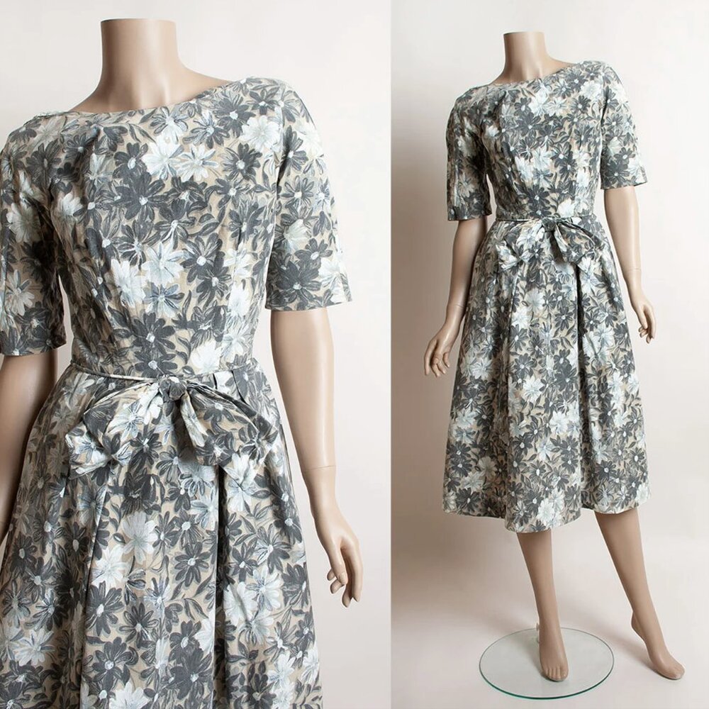 Vintage 1950s Floral Print Day Dress - Gray Flower 50s Mid Century Small